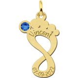 Gouden baby voet hanger met geboortesteen en gravure