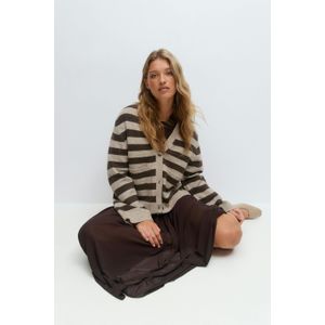 Knitted pocket cardigan