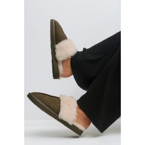 Faux fur slippers