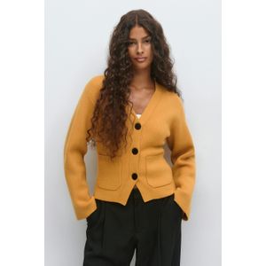 Shaped knitted cardigan