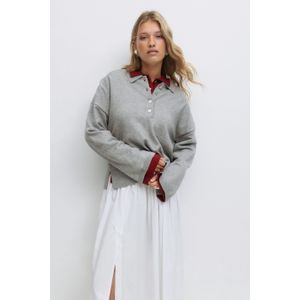 Knitted collar sweater