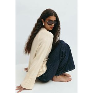 Round neck knitted sweater