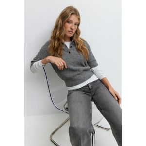 Short sleeve knit collar top