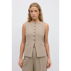 Tailored boatneck vest