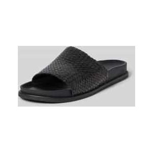 Slippers in gevlochten look, model 'Effie'