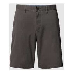 Straight leg korte chino met achterzakken, model 'HARLEM'