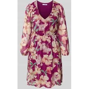 Knielange jurk met V-hals