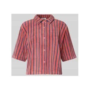 T-shirt met doorknoopsluiting