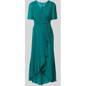 Cocktailjurk in wikkellook