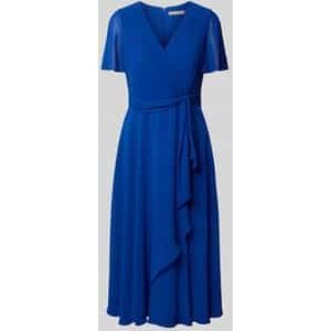 Cocktailjurk met V-hals en wikkellook