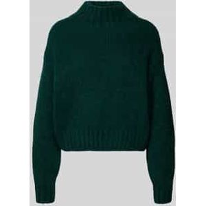Gebreide pullover met opstaande kraag en extra brede schouders