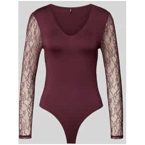 Slim fit body met kanten mouwen, model 'SIA'