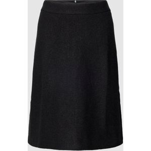 Knielange rok in effen design