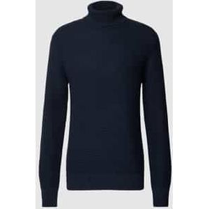 Gebreide coltrui, model 'THIM'