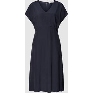 Midi-jurk van lyocell met V-hals, model 'AALBINE'
