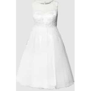 Bruidsjurk met gebloemd kant