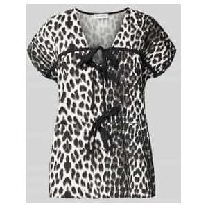 Blouseshirt met V-hals, model 'Freya'