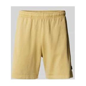 Regular fit sweatshorts met labeldetail