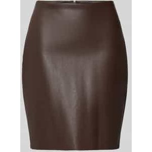 Minirok in leerlook, model 'DAGMAR'