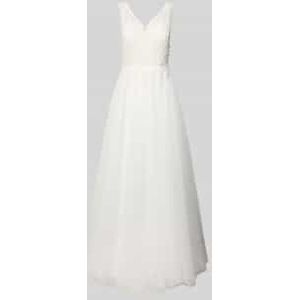 Bruidsjurk met siersteentjes en gebloemd kant