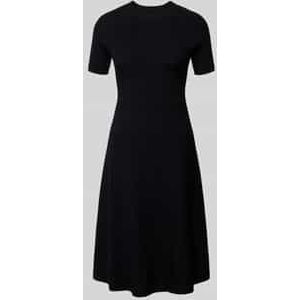 Knielange gebreide jurk in riblook met 1/2-mouwen