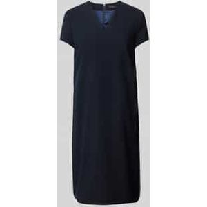 Knielange jurk met viscose en V-hals