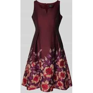 Knielange cocktailjurk met V-hals