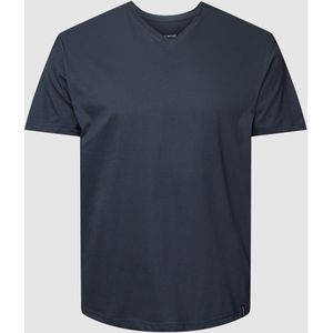 PLUS SIZE T-shirt met V-hals, model 'SAPPORO'