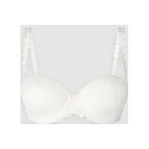 Beha met cups en hartvormige hals, model 'Avero'