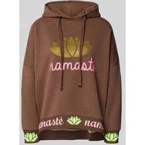 Hoodie met siersteentjes en extra brede schouders