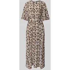 Flatteuze jurk van zijde, model 'VARESE'