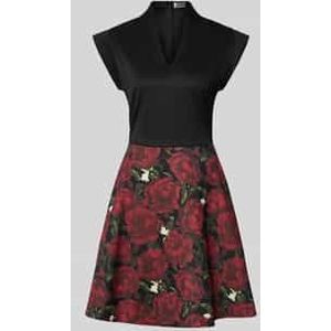 Cocktailjurk met V-hals, model 'Paulina'