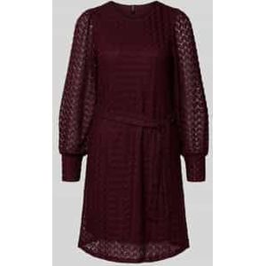 Getailleerde vrijetijdsjurk in kantlook, model 'BECCA'