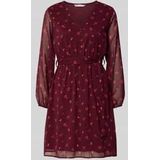 Getailleerde vrijetijdskleding met ballonmouwen, model 'CERA'