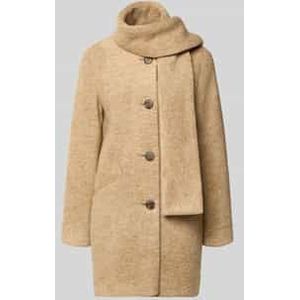 Lange jas met wol en sjaaldetail