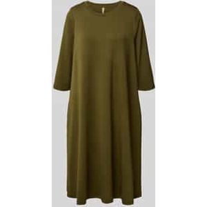 Knielange jurk met ronde hals, model 'BANU'