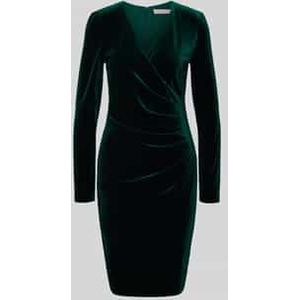 Knielange cocktailjurk met V-hals