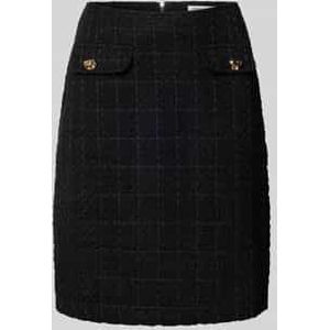 Knielange rok in bouclélook