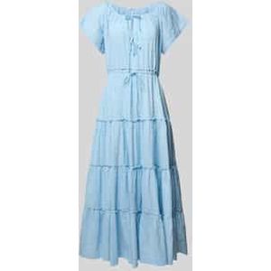 Maxi-jurk in laagjeslook met vetersluiting