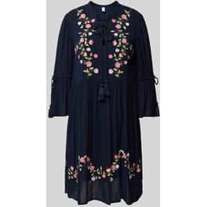 Knielange tuniekjurk met vetersluiting