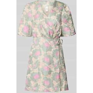 Cocktailjurk in wikkellook, model 'PINJE'