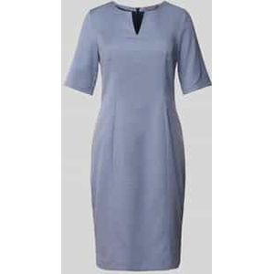 Knielange jurk met structuurmotief