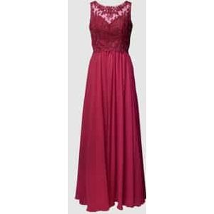 Avondjurk met gebloemd kant