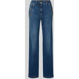 Flared cut jeans met knopen en achterzakken