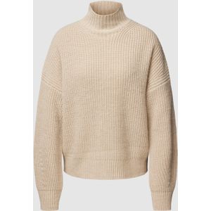 Gebreide pullover met opstaande kraag en extra brede schouders