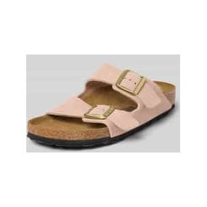 Slippers met doornsluitingen, model 'Arizona'