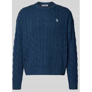 Gebreide pullover met kabelpatroon en labelstitching