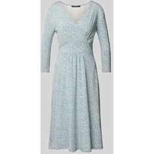 Knielange jurk met V-hals