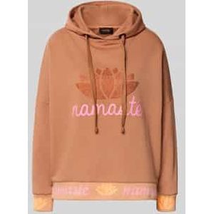 Hoodie met siersteentjes en extra brede schouders