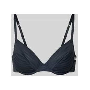 Beha met streepmotief